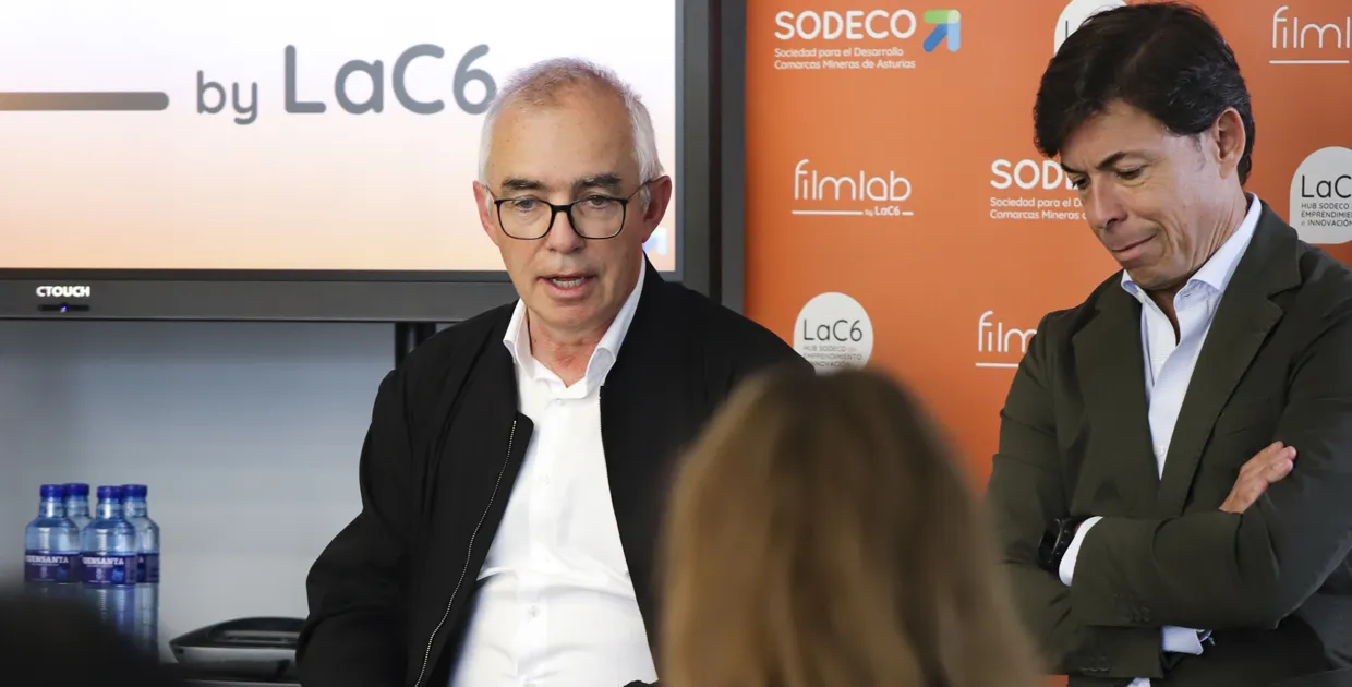 El director general de Acción Cultural se dirige a las autoras de la cuarta edición de FilmLAB LaC6
