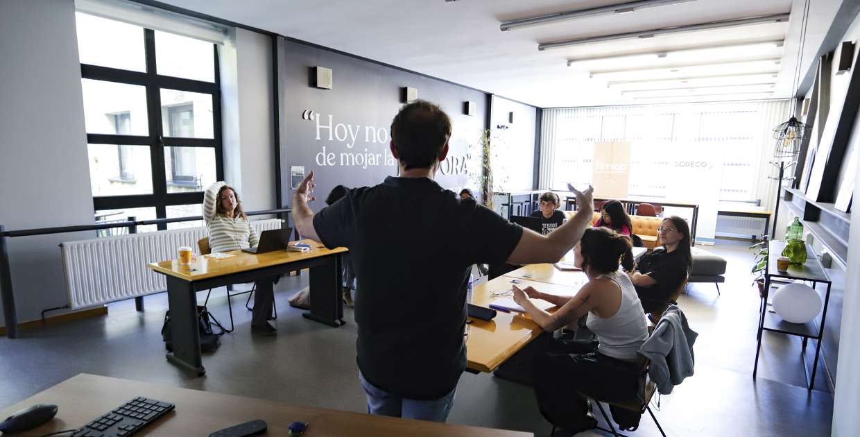Marcos M. Merino de espaldas durante la sesión de FilmLAB LaC6